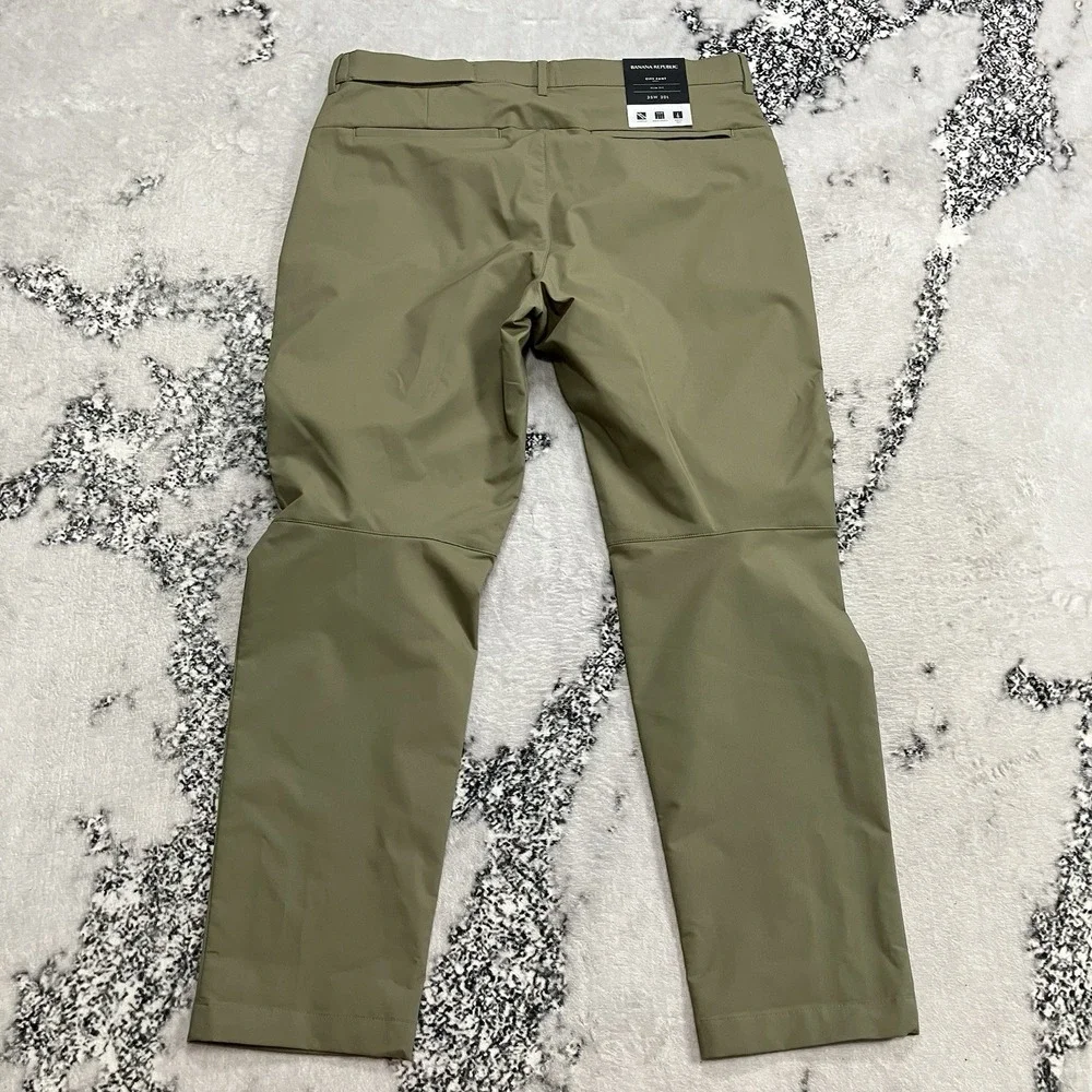 Banana Republic City Pant Slim Fit Khaki Stretch Performance Mens 35x30 NWT‎